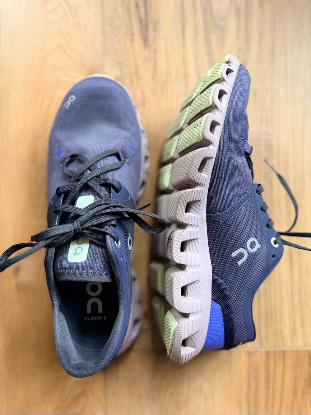 On Cloud X Women’s 7.5 Navy Blue Running Training Shoes